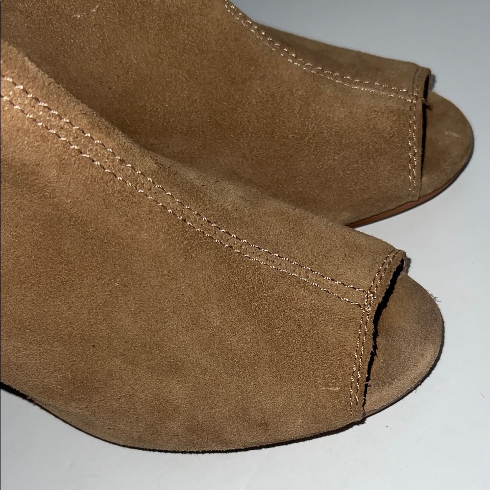 Women's Lucky Brand Tan Wedge Sandals size 8 - Picture 4 of 9